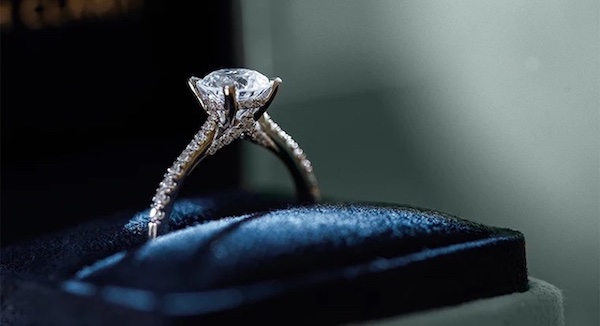 How To Choose The Perfect Lab Diamond Engagement Ring
