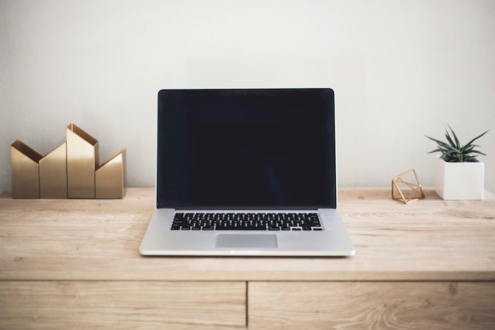 Best Online Colleges That Offer Free Laptops