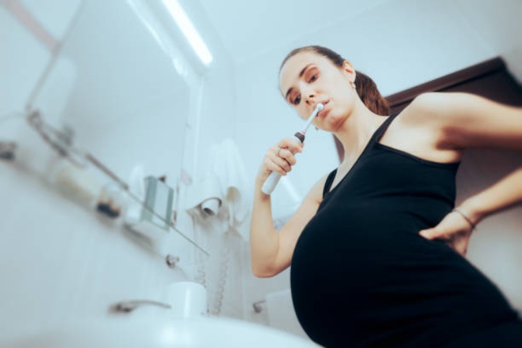 How to Choose the Best Toothbrush for Expectant Mothers: Ensuring Teeth Health During Pregnancy