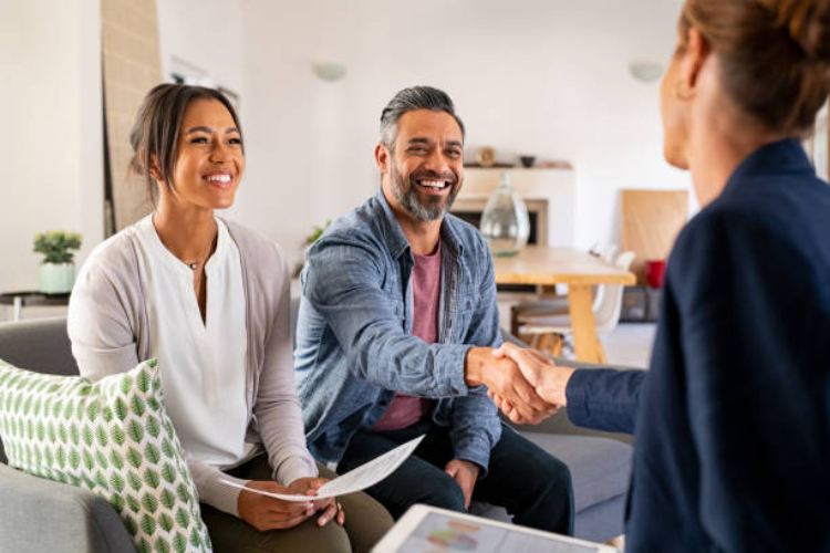 Ensuring Family Financial Stability: The Importance of Life Insurance and Selection Guide